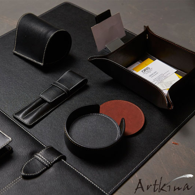 Artkina 優質皮革桌墊