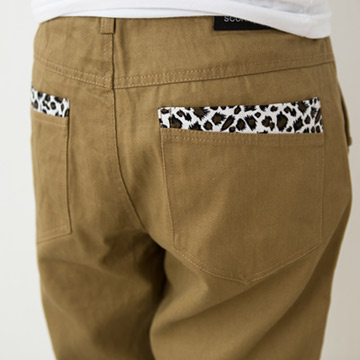 【SCORPION】韓版休閒反折豹紋短褲-共二色