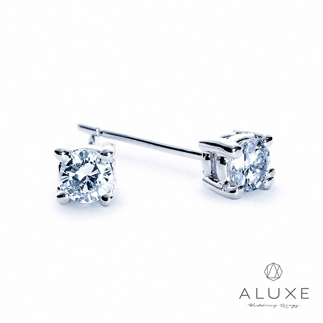 【ALUXE 亞立詩鑽石】總重 0.60克拉 四爪單顆美鑽耳環
