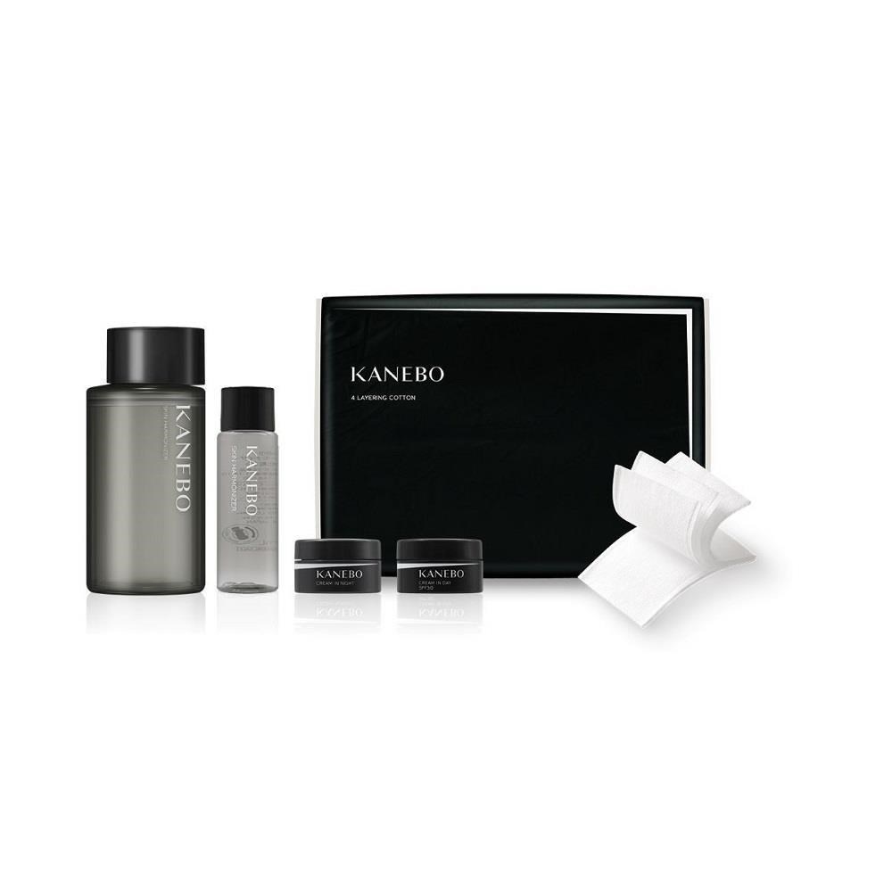 Kanebo佳麗寶 平衡煥妍淨膚組為日本專櫃正品，內含美肌水180mL+30mL、美容露15mL、精華凝乳12g及化妝棉100枚，適合各種膚質，專為成人設計，可有效淨膚保濕，提升肌膚健康與光采。