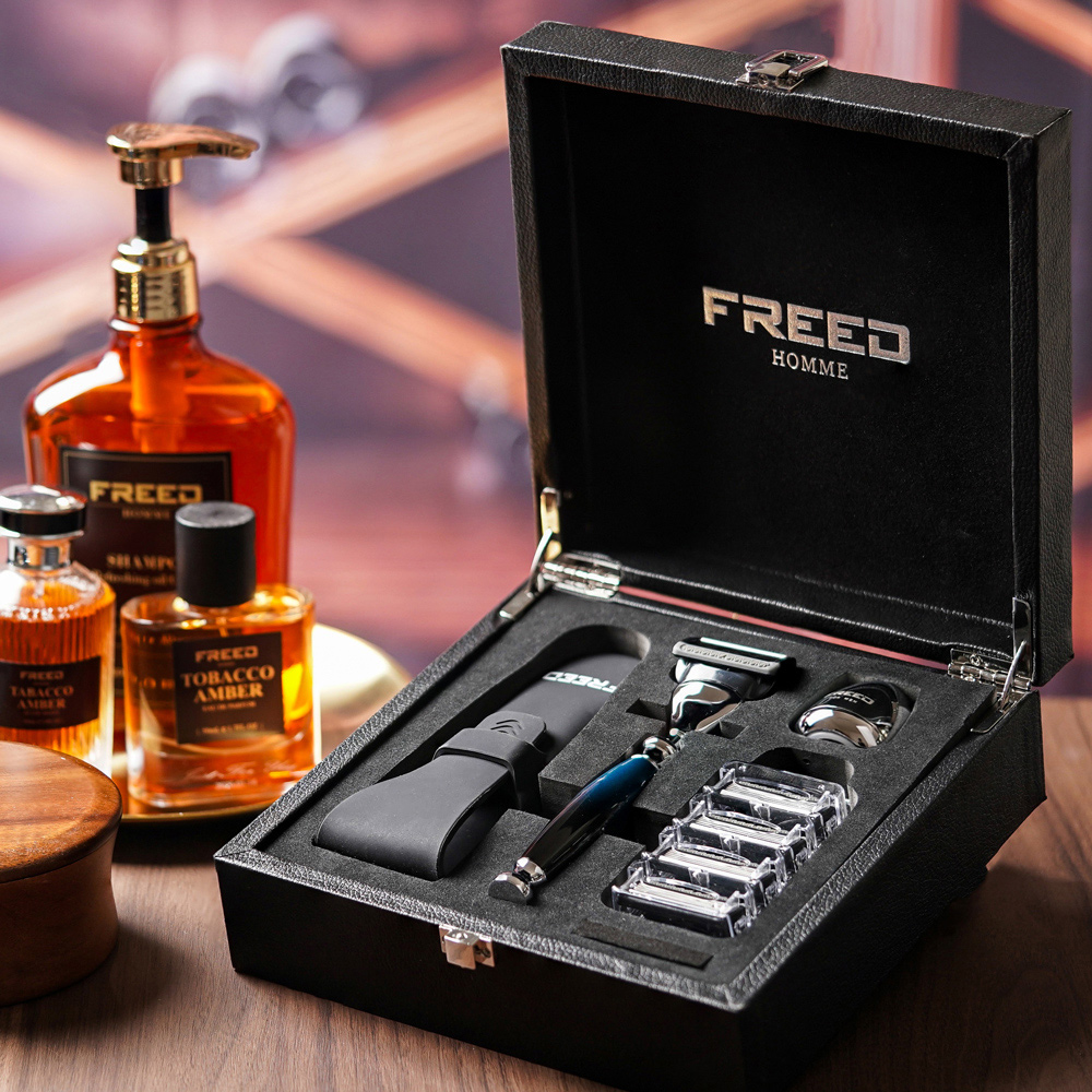 【FREED】 一週年限量紀念款 宇宙探索系列 尊爵四件組刮鬍刀禮盒 - 銀河藍