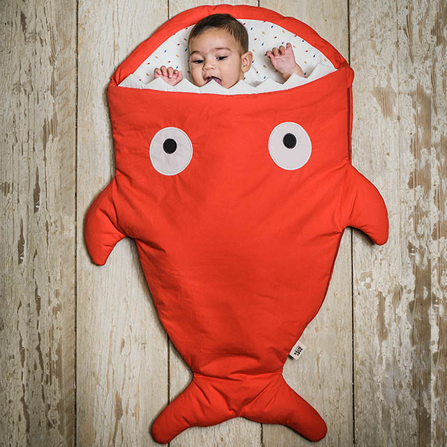 【西班牙製】鯊魚咬一口 BabyBites 100% 純棉手作嬰兒/幼兒睡袋|防踢被|包巾《標準版》喜氣紅