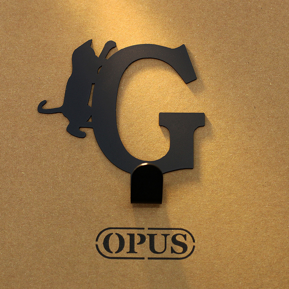 【OPUS東齊金工】當貓咪遇上字母G 壁飾掛勾 傢飾掛架 生活收納 衣架 造型掛鉤 無痕 HO-ca10-G(B)