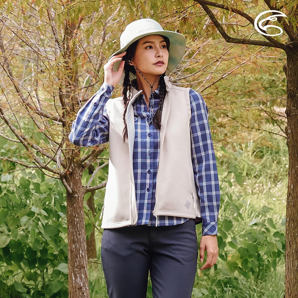 ADISI 女雙層超細纖維抗風保暖背心AV2321086 (S-2XL) 杏仁白｜刷毛 輕抗風 輕量 彈性 透氣