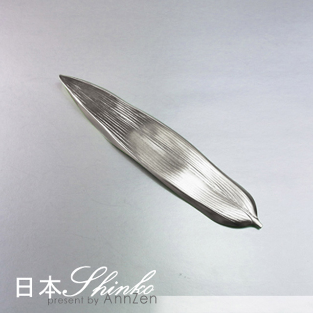 【AnnZen】《日本Shinko 》設計師系列-作用 竹葉片筷架 ( 銀色葉片 )