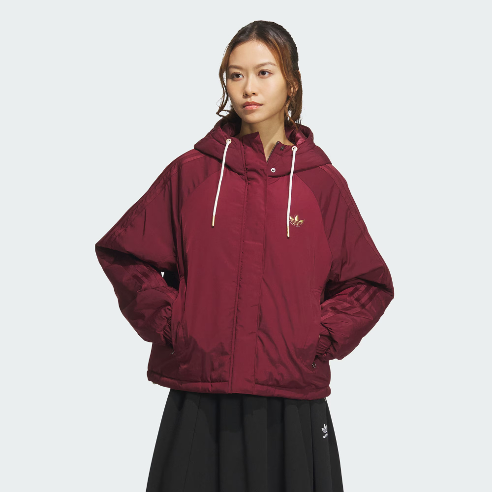 【ADIDAS】LNY W JACKET PA 羽絨外套 女 CNY新年 酒紅-KA5313