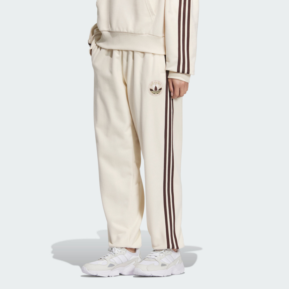 【ADIDAS】SPO JOGGER 長褲 女 寬鬆 運動 三葉草 米白色-JC6855