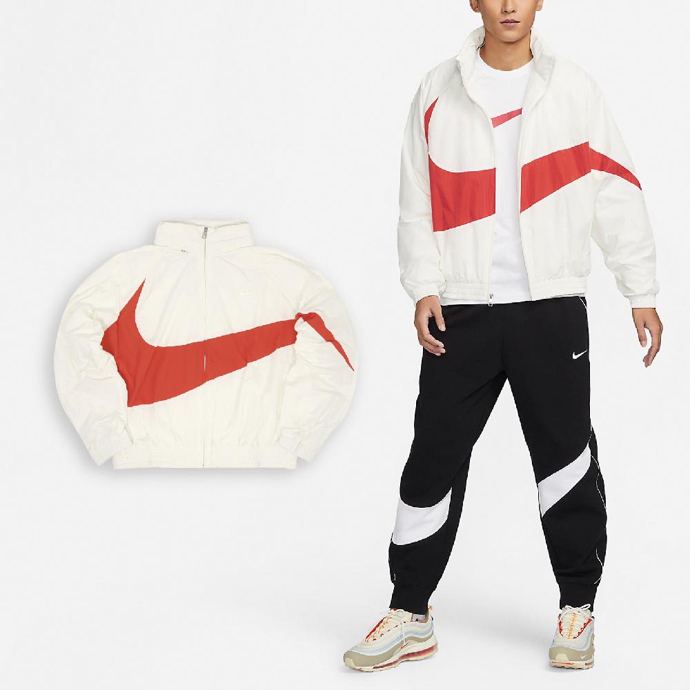 Nike 耐吉 外套 Swoosh Jacket 男款 米白 紅 防潑水 寬鬆 大勾勾 可收連帽 風衣 夾克 FB7878-133