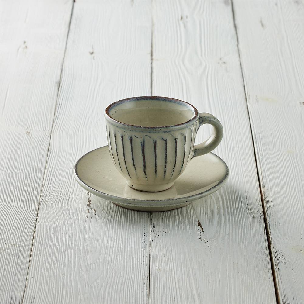 有種創意 - 日本信樂燒 - 白釉雕紋圓底咖啡杯碟組(2件式) - 180ml