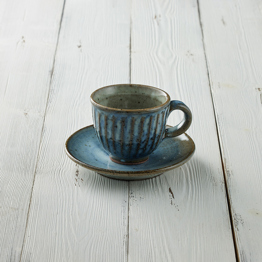 有種創意 - 日本信樂燒 - 青荻雕紋圓底咖啡杯碟組(2件式) - 180ml
