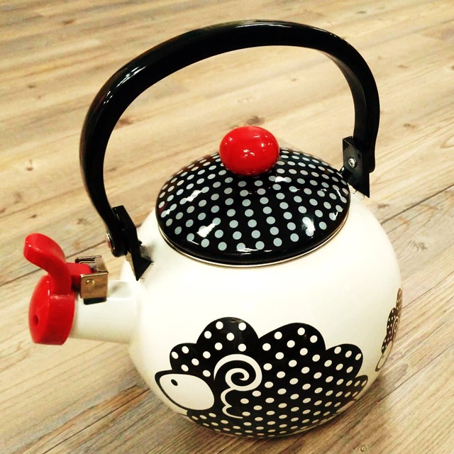 《小天鵝琺瑯壺》綿羊琺瑯彩繪笛音茶壺