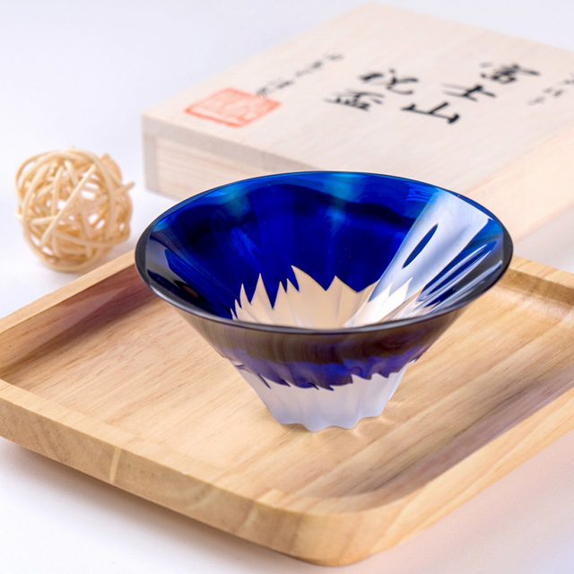 【田島硝子】日本職人手工製作富士山祝盃 清酒杯-琉璃色(TG13-013-1B)