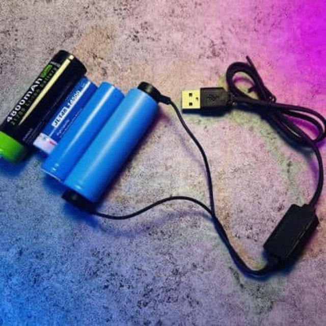 磁吸式隨身多功能18650多種鋰電USB充電線
