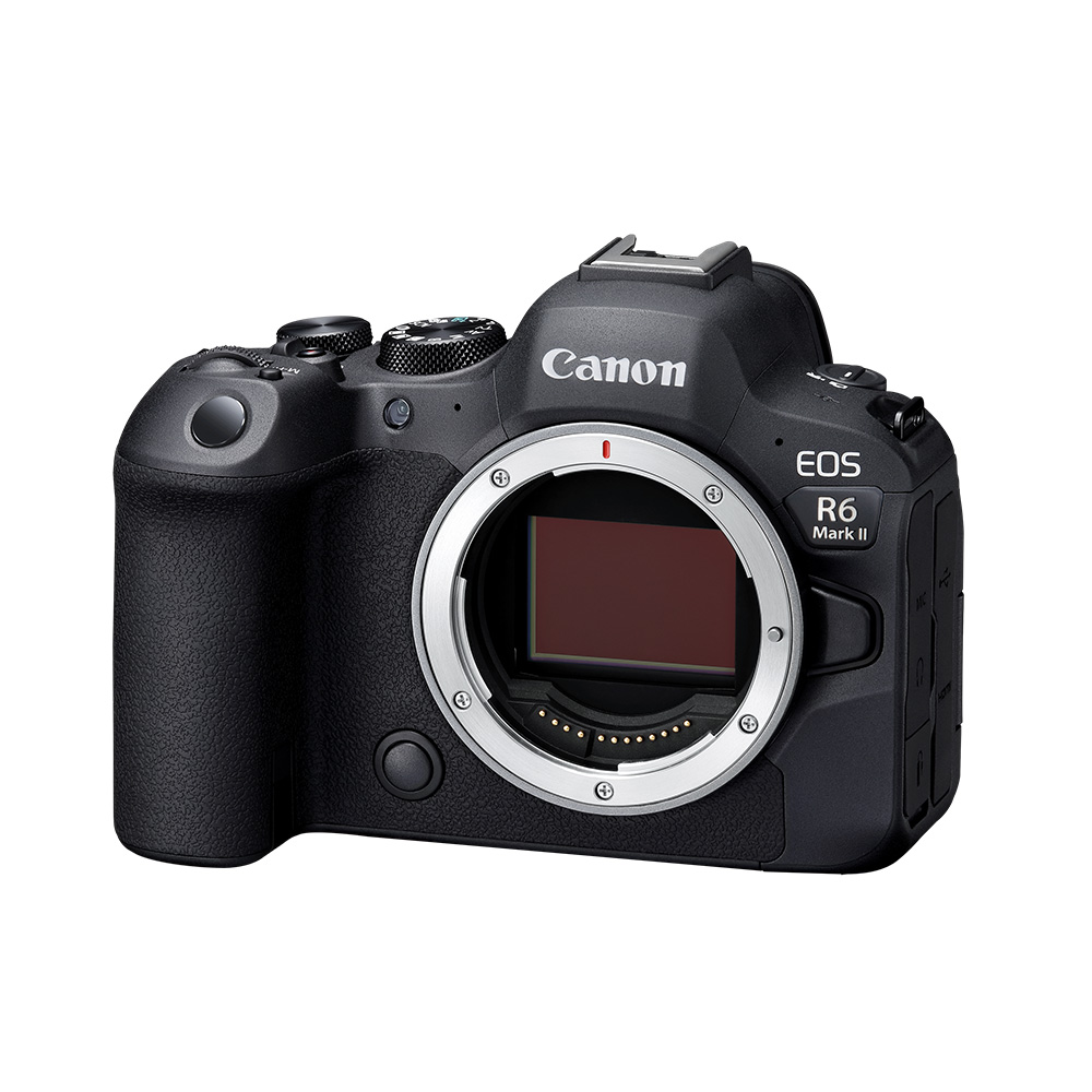 Canon 佳能 EOS R6 Mark II 是全片幅單眼相機的頂級選擇，搭載2420萬畫素CMOS感光元件，提供優異影像品質與低噪點表現。支援3吋以上可觸控翻轉式螢幕、ISO 25600以上高感光度、1/8000秒最快快門速度，以及100%視野率視平式電子觀景器。機身輕巧僅670g，尺寸138.4 x 98.4 x 88.4mm，適合專業攝影與4K錄影需求。公司貨保固12個月，BSMI許可D31219，儲存使用SD/SDHC/SDXC卡，捕捉每刻精彩！