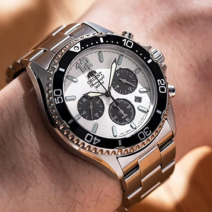 【ORIENT】東方錶 熊貓錶 RA-TX0203S 藍寶石鏡面 太陽能 鋼錶帶 三眼計時男錶 白 42.8mm
