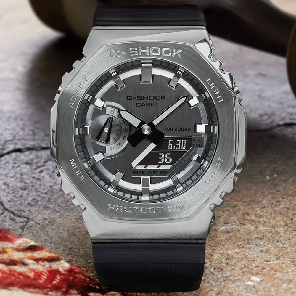CASIO卡西歐 G-SHOCK 農家橡樹 金屬時尚雙顯腕錶-黑色 GM-2100-1A