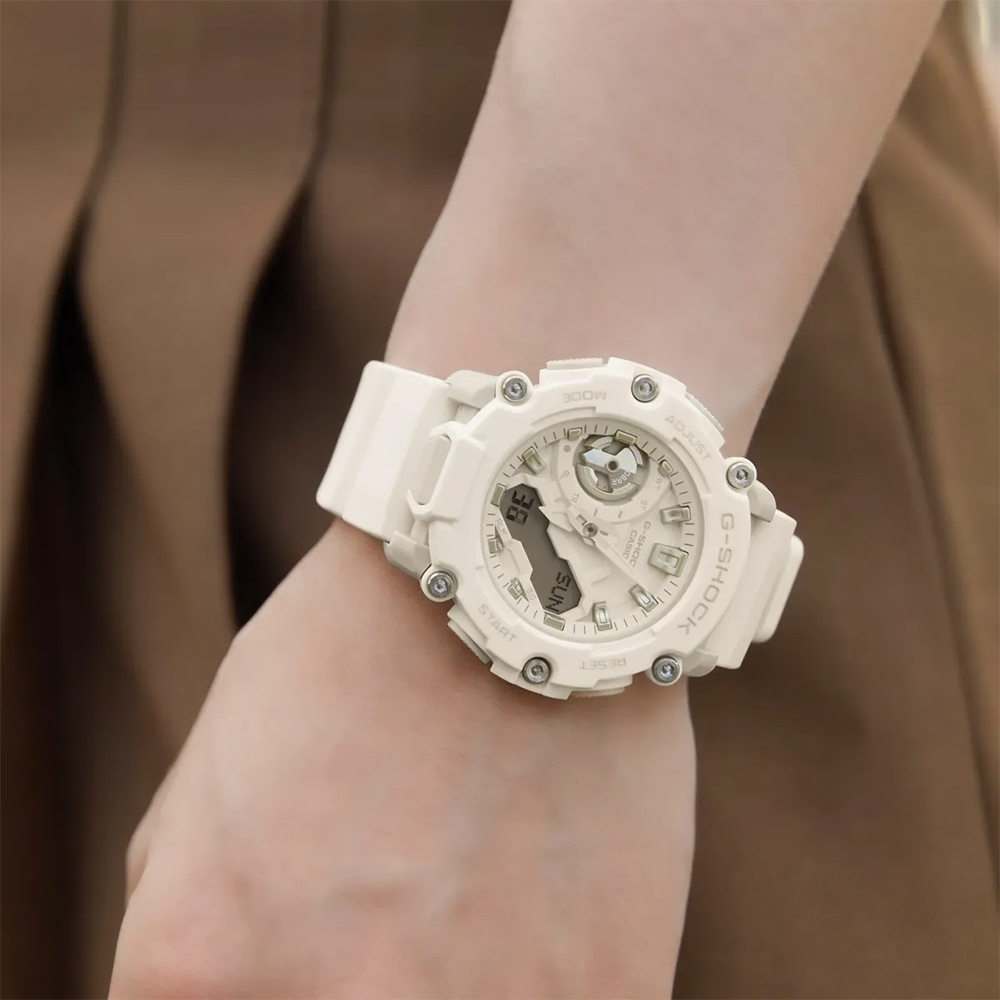 CASIO 卡西歐 G-SHOCK 中性色戶外時尚手錶-米白 GMA-S2200-7A