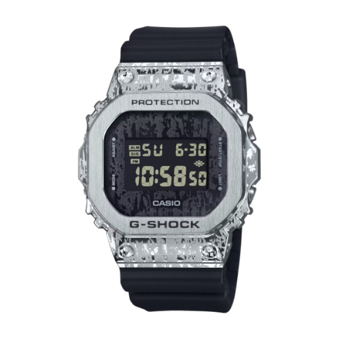 【CASIO G-SHOCK】頹廢搖滾風方形電子腕錶-油漬銀/GM-5600CL-3