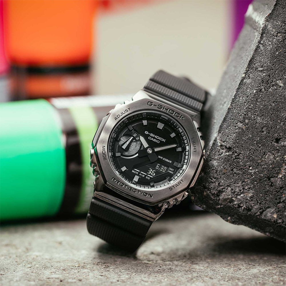 CASIO G-SHOCK 金屬時尚八角造型計時錶/黑/GM-2100BB-1A