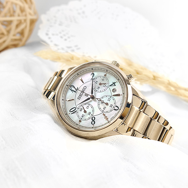 SEIKO 精工 / V175-0EX0U / LUKIA 太陽能 珍珠母貝 鑽石 不鏽鋼手錶 銀白x鍍香檳金 36mm