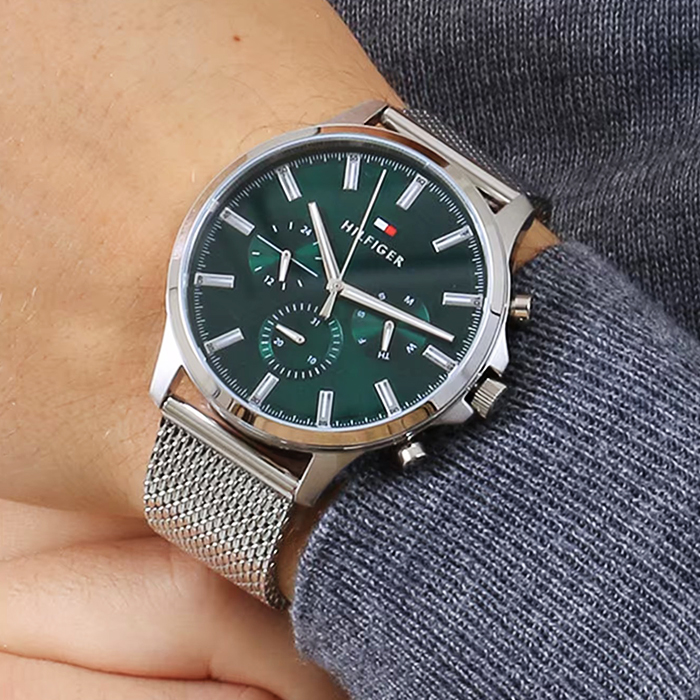 【Tommy Hilfiger】1710499 都會潮流 米蘭錶帶 日期星期顯示 三眼男錶 綠/銀 44mm