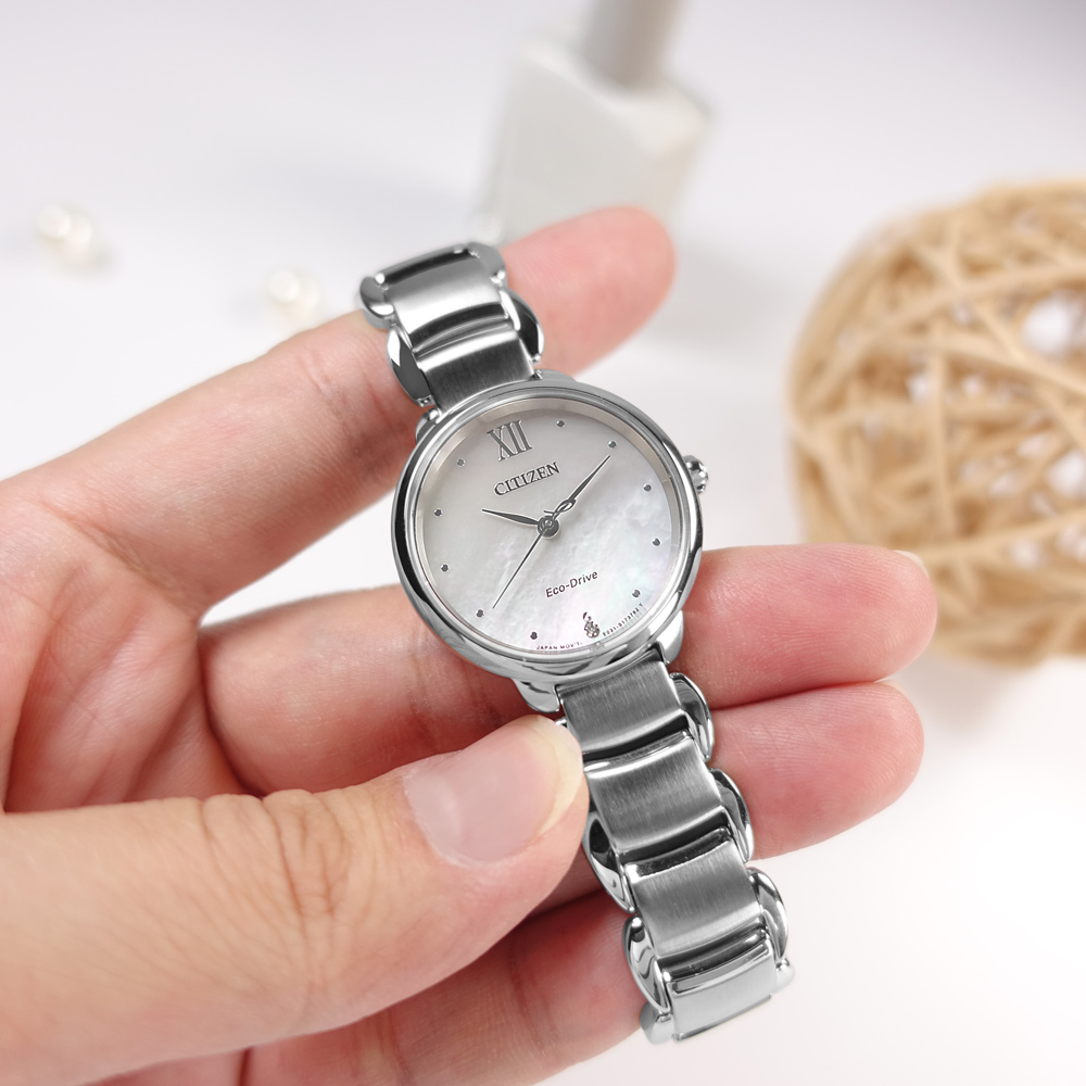 CITIZEN / EM0920-86D / L 光動能 珍珠母貝 晶鑽 不鏽鋼手錶 銀白色 28mm