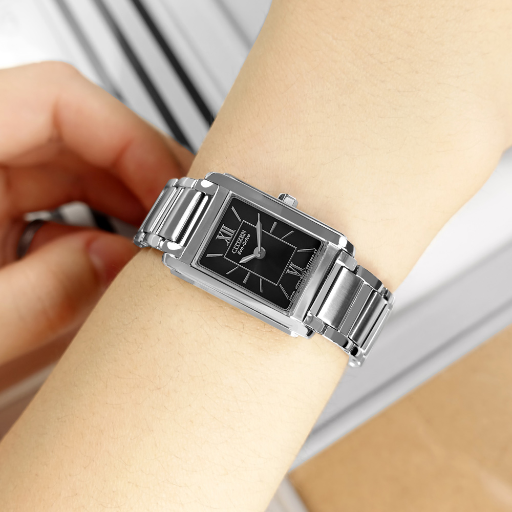 CITIZEN / FRA36-2431 / 光動能 復古方型 羅馬刻度 不鏽鋼手錶 黑色 18mm