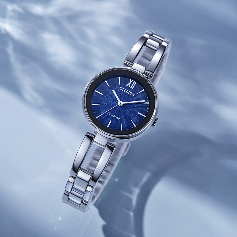 【CITIZEN】星辰 Eco-Drive 手環造型 鋼錶帶 光動能女錶 EM0807-89L 藍/銀 28mm