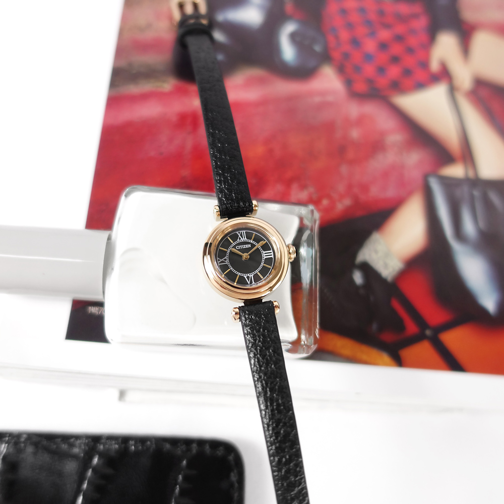 CITIZEN / EG7082-15E / 光動能 小巧典雅 羅馬刻度 真皮手錶 黑x玫瑰金框 19mm