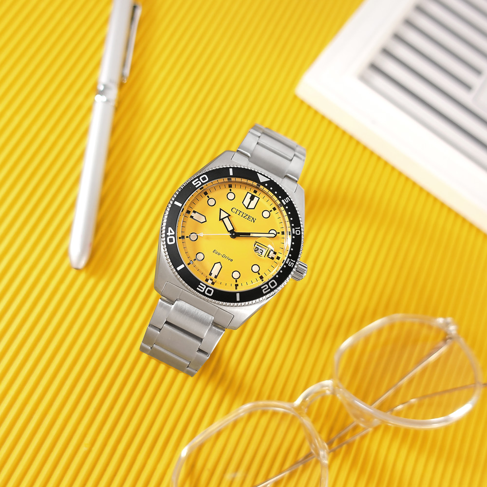 CITIZEN / AW1760-81Z / 光動能 運動時尚 日期 防水100米 不鏽鋼手錶 黃色 43mm