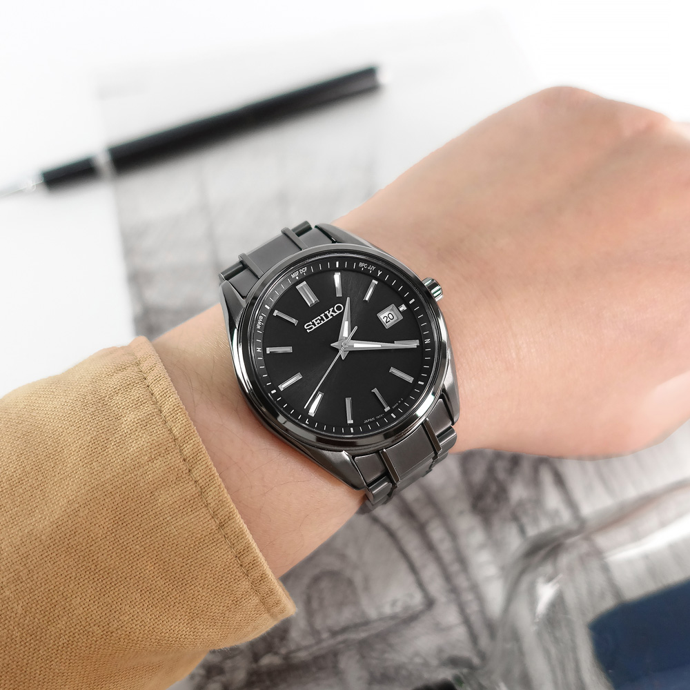 SEIKO 精工 / SBTM343 / 太陽能 電波錶 萬年曆 藍寶石水晶玻璃 防水100米 鈦金屬手錶 鍍黑 40mm