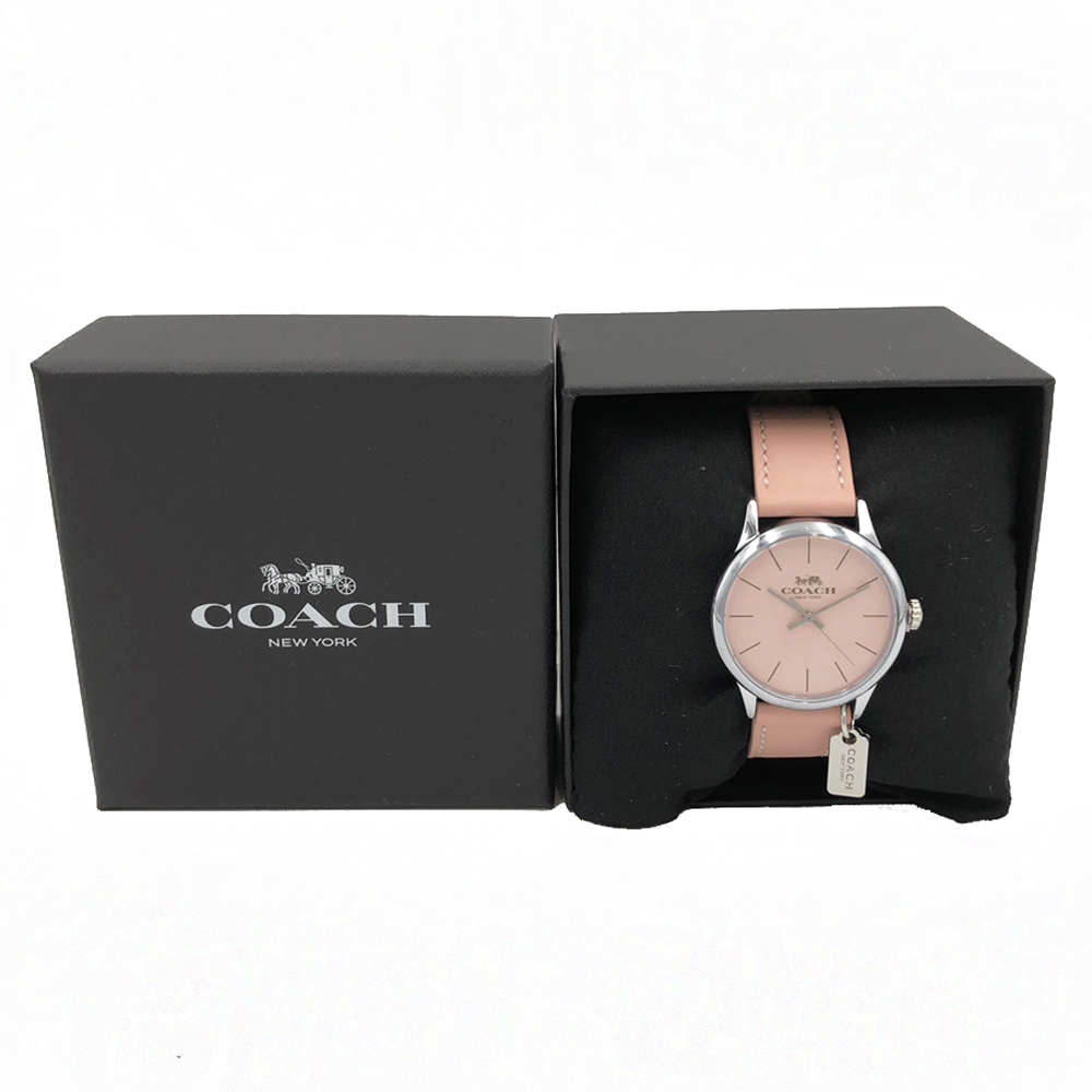【COACH】經典LOGO牛皮錶帶小吊牌女用手錶(粉)