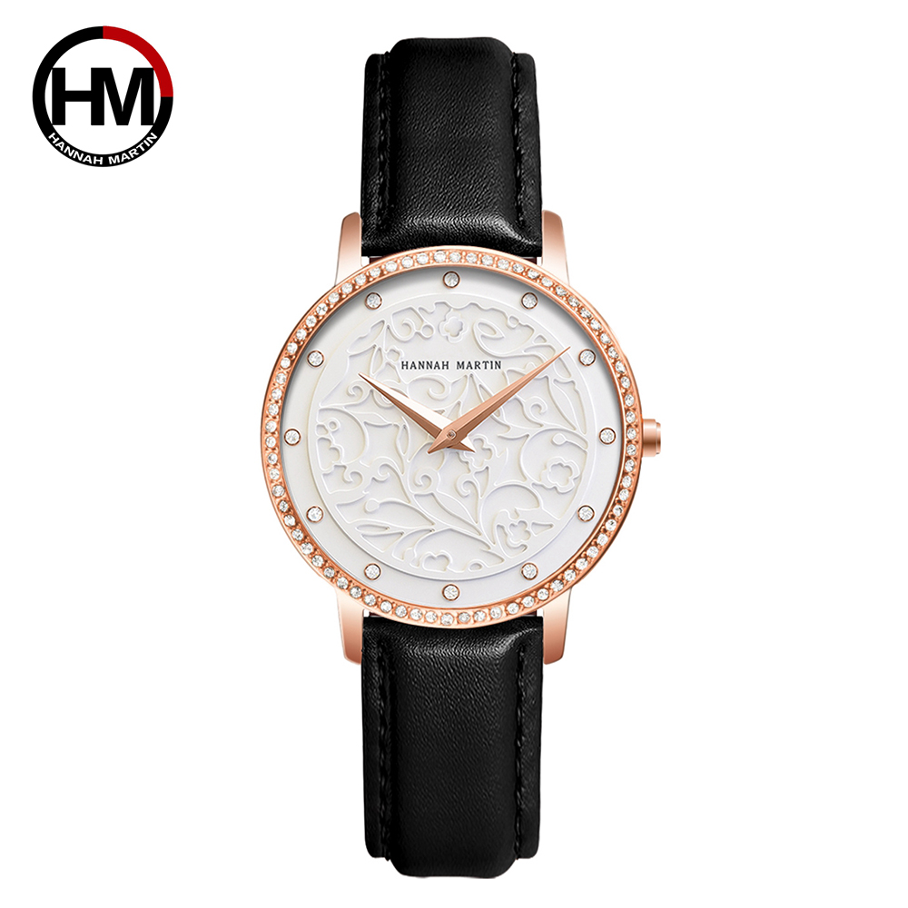 【HANNAH MARTIN】英倫簡約鑲鑽浮雕錶面米蘭帶腕錶(HM-1073-P1)