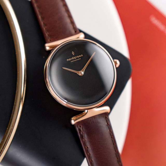 【Nordgreen】ND手錶 Unika 獨特 32mm 玫瑰金殼×黑面 深棕真皮錶帶(UN32RGLEDBBL)