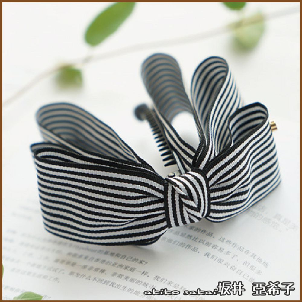 『坂井．亞希子』經典海軍風條紋寬版立體蝴蝶結造型扭扭夾