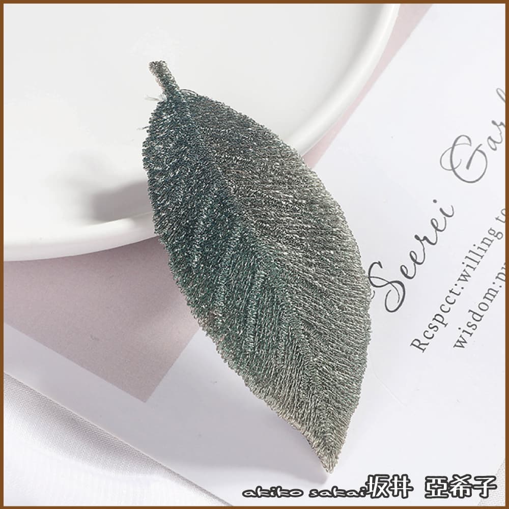 『坂井．亞希子』日本森林系手工刺繡漸變色彩樹葉造型髮夾