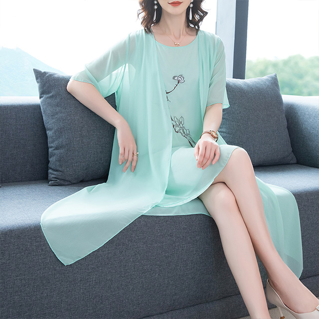 【韓國K.W.】KQN3578現貨繡花真絲質感兩件式洋裝(韓國K.W./套裝/外出套裝/居家/修閒)