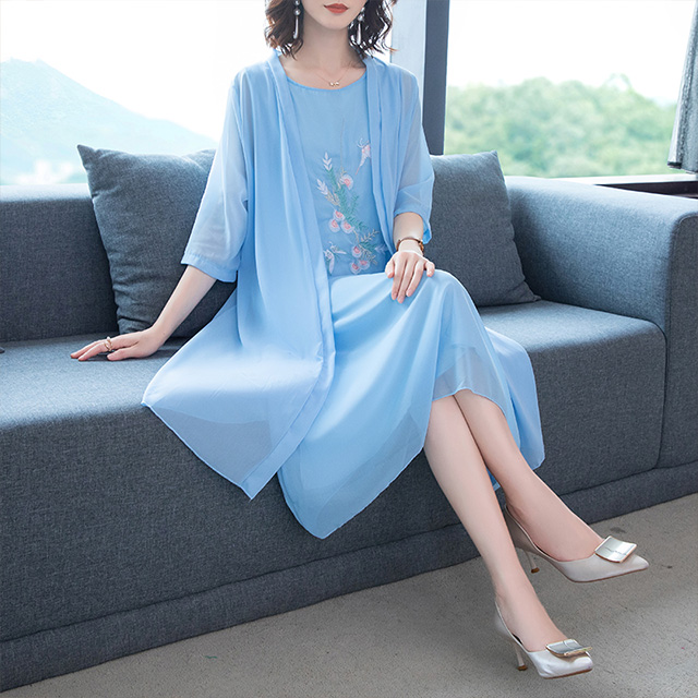 【韓國K.W.】KQN3579現貨真絲質感繡花兩件式洋裝(韓國K.W./套裝/外出套裝/居家/修閒)