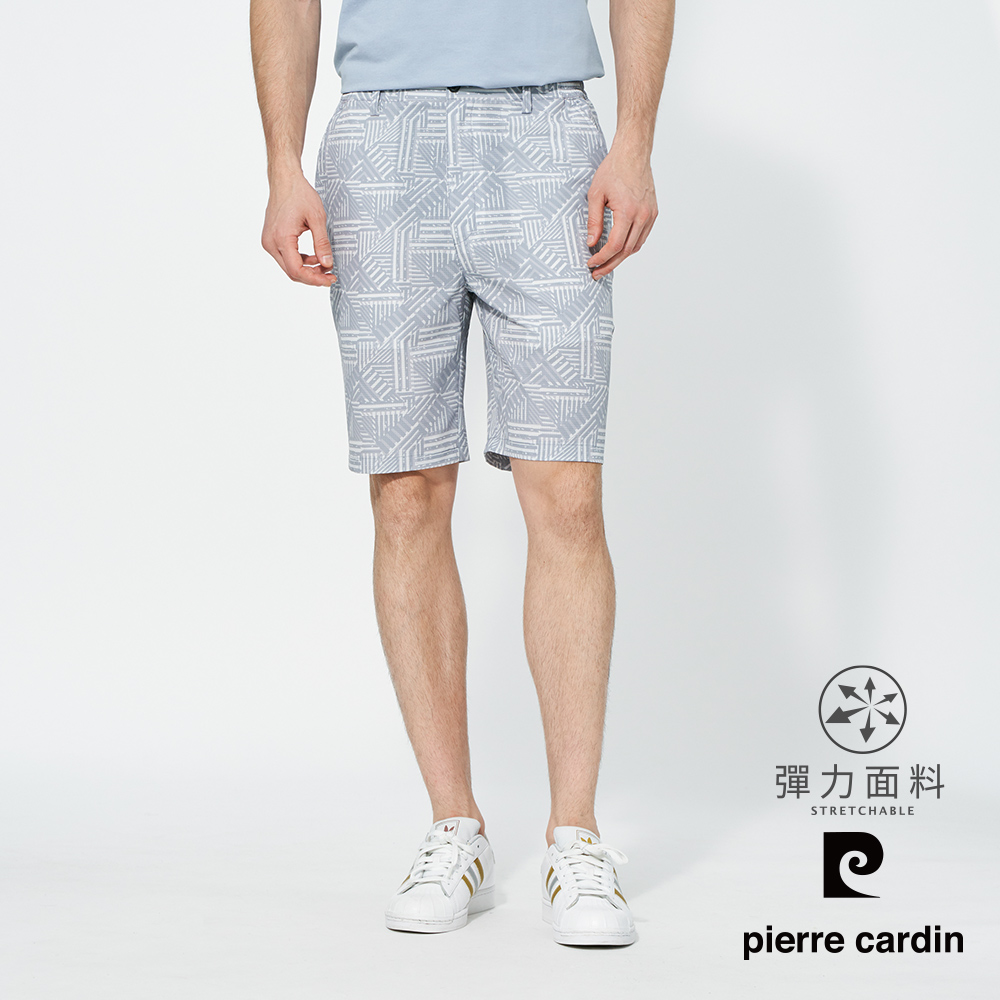 【pierre cardin 皮爾卡登】男款 側鬆緊腰頭微彈性印花平口休閒短褲-淺灰色 (5257963-92)
