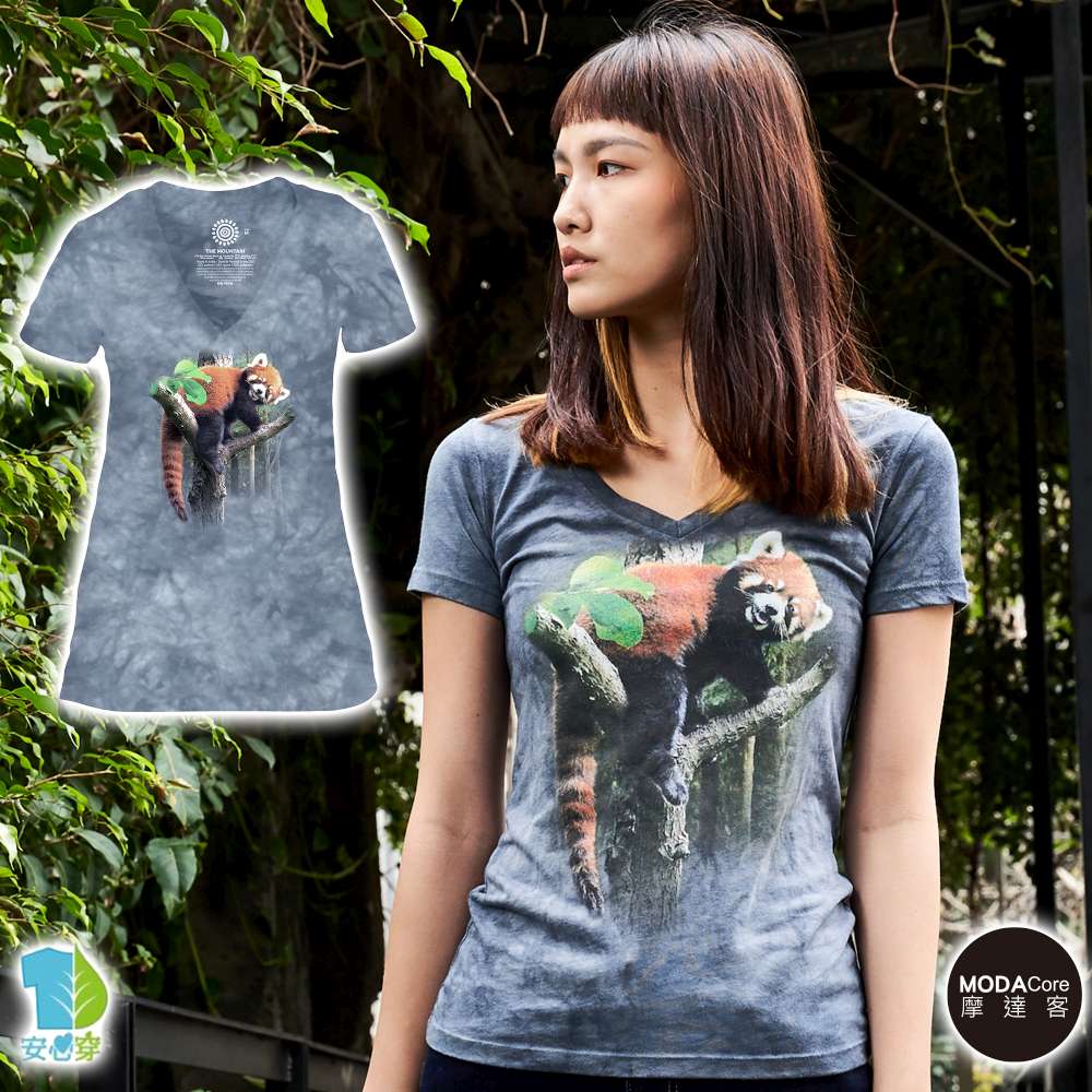 【摩達客】美國進口The Mountain -懶懶紅熊貓 V領藝術修身女版短袖T恤