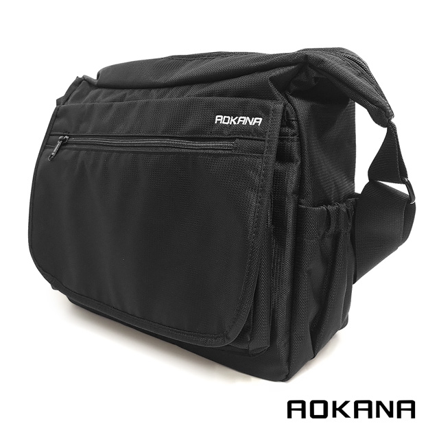 AOKANA奧卡納 MIT輕量防潑水多隔層大型側背包(百搭黑)02-024
