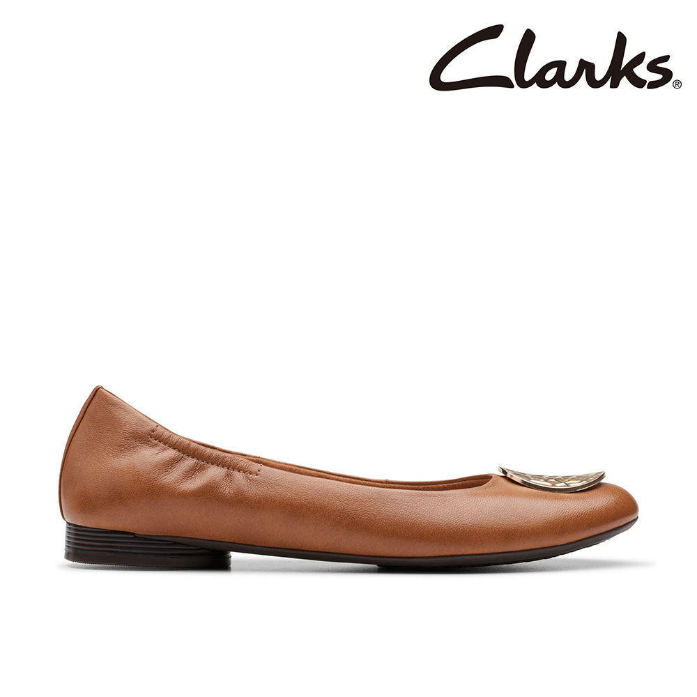 【Clarks】女鞋Loreleigh Ave金屬圓牌飾釦娃娃鞋CLF77375D