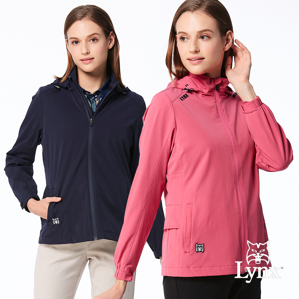 【Lynx Golf】女款防潑水保暖舒適內刷毛風衣造型山貓膠標拉鍊口袋長袖可拆式連帽外套(二色)