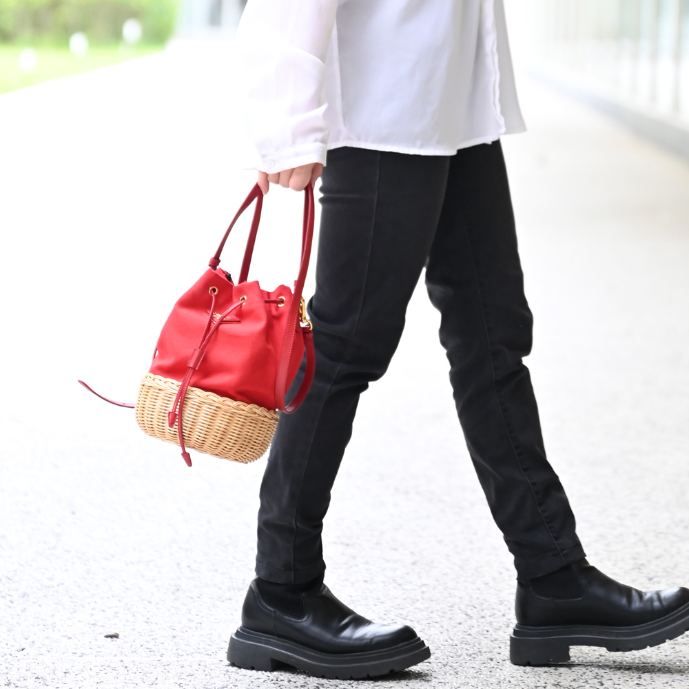 PRADA 1BH115 三角LOGO帆布草編拼接手提兩用水桶包.紅