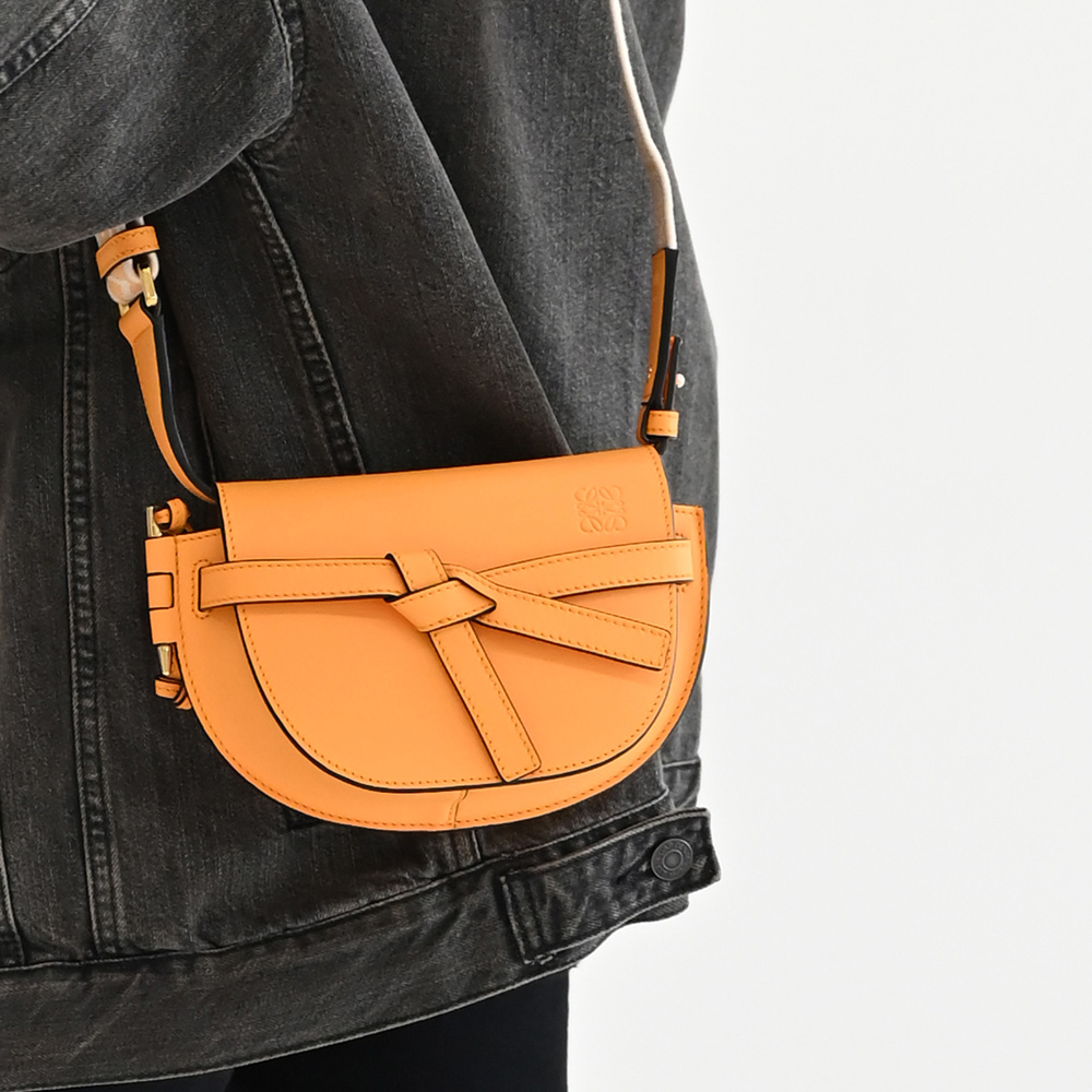 LOEWE Gate Dual Mini 小牛皮斜背馬鞍包/腰包.黃