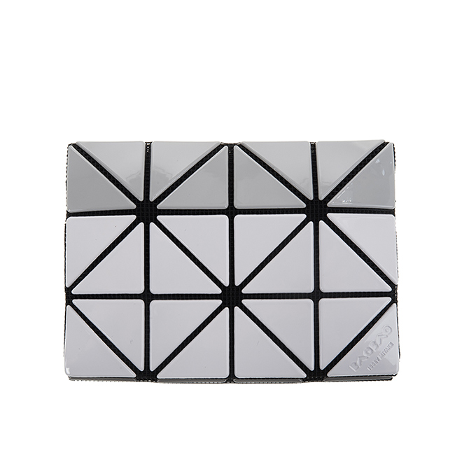 ISSEY MIYAKE BAOBAO 經典亮面撞色設計3x4 幾何方格卡片夾 (深灰x淺灰)