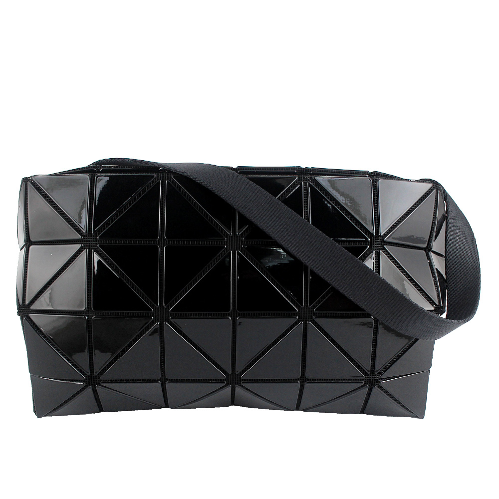 ISSEY MIYAKE 三宅一生 BAOBAO 黑方格立體4x6斜揹包