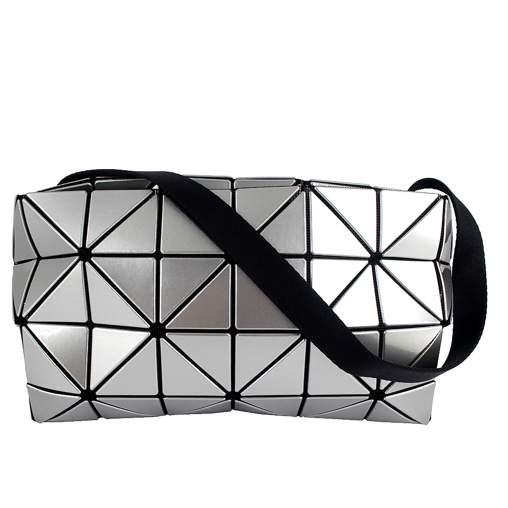 ISSEY MIYAKE 三宅一生 BAOBAO 銀方格立體4x6斜背包