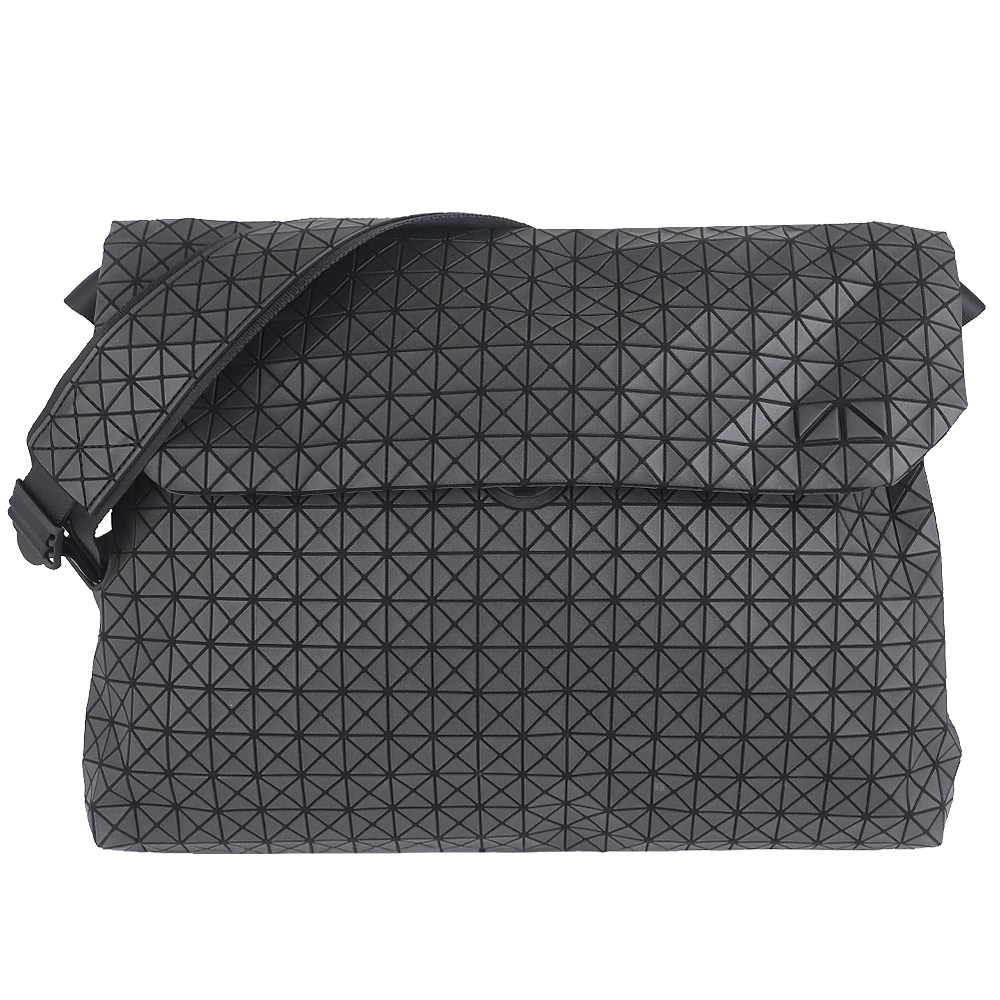ISSEY MIYAKE 三宅一生 BAOBAO 黑壓紋三角方格兩用肩背/斜揹包