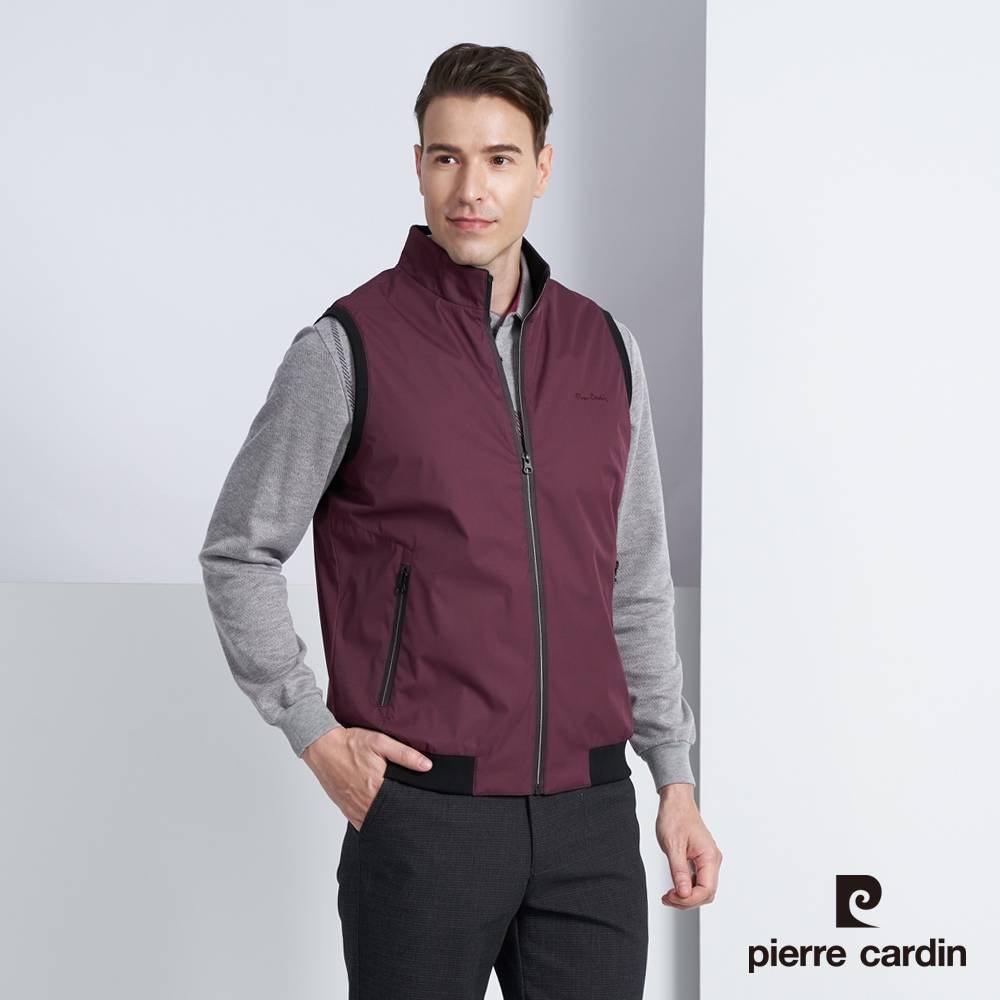【pierre cardin 皮爾卡登】男款 防風立領壓細格紋保暖休閒背心-暗紅色 (5225361-78)